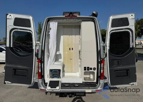 2022 Mercedes-Benz Sprinter 2500 z USA, uszkodzony, nr VIN W1X4EBHY0NP484324